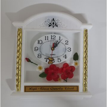 High-Class Quartz Clock Weiss