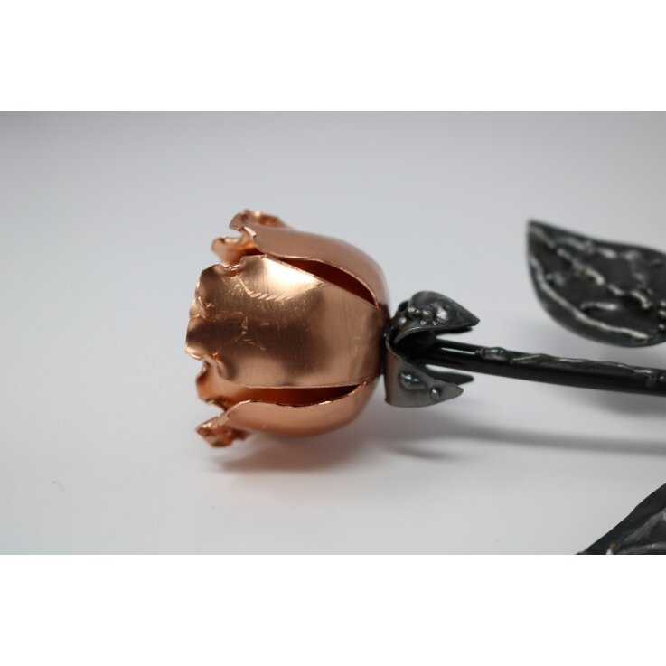 Handgefertigte Metallrose, mit Kupferrose